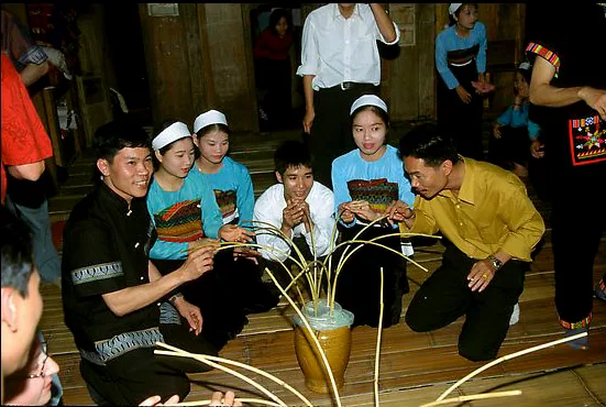 Rượu cần Hòa Bình - Đặc sản và điểm đến du lịch nổi tiếng tại Mai Châu